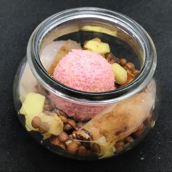 Sphère de foie gras au biscuit rose